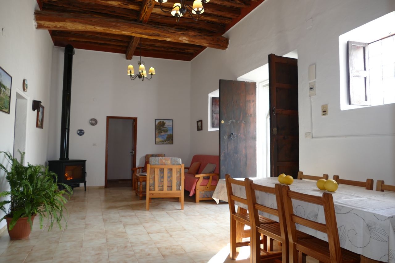 JÄHRLICHE / LANGFRISTIGE VERMIETUNG, traditionelle, klassische Finca in San Vicente, Ibiza, auf dem Land, in einer idyllischen Umgebung.