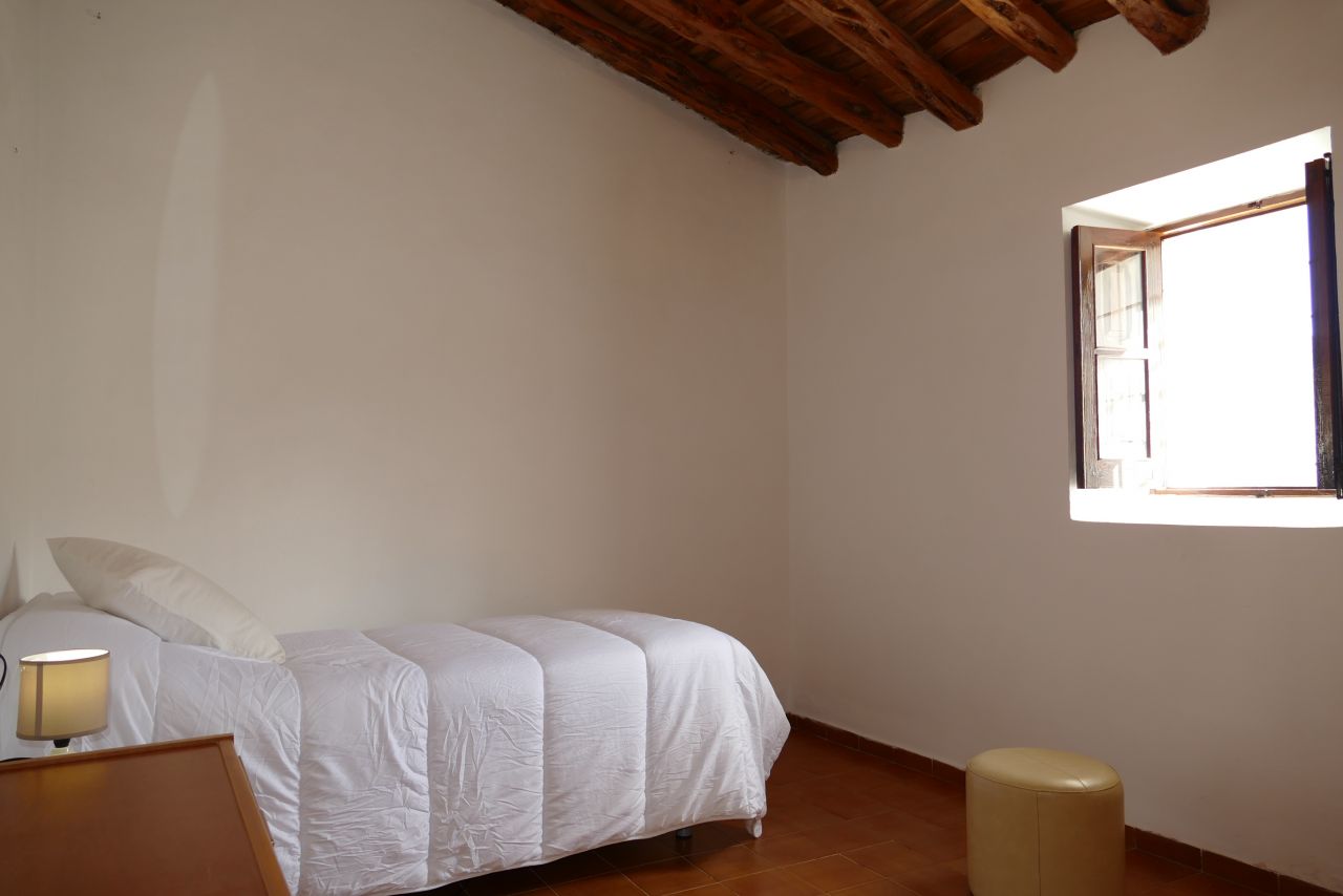 JÄHRLICHE / LANGFRISTIGE VERMIETUNG, traditionelle, klassische Finca in San Vicente, Ibiza, auf dem Land, in einer idyllischen Umgebung.