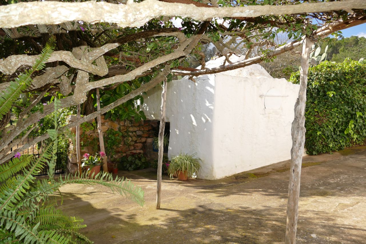 JÄHRLICHE / LANGFRISTIGE VERMIETUNG, traditionelle, klassische Finca in San Vicente, Ibiza, auf dem Land, in einer idyllischen Umgebung.