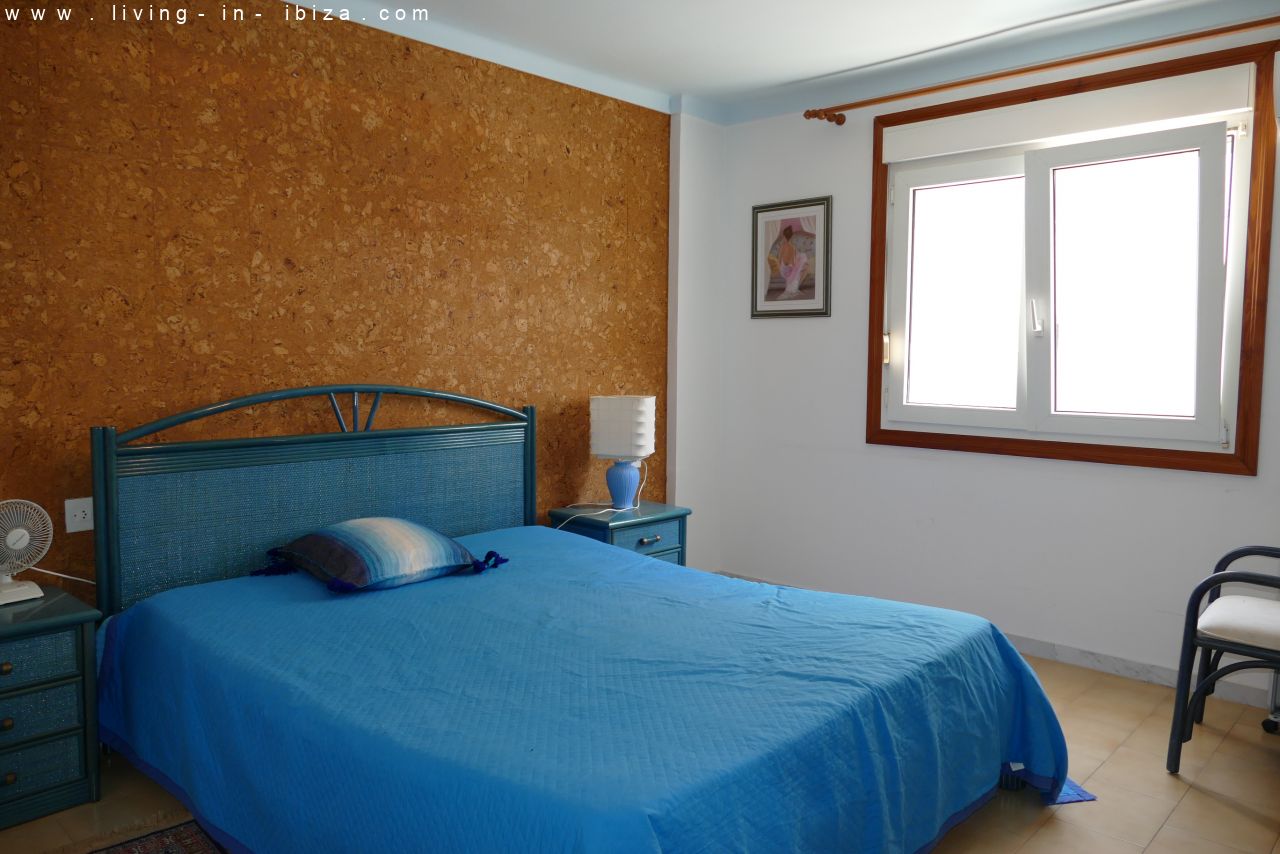 Saisonvermietung - Grosszügige Wohnung mit Meersicht an Promenade Santa Eulalia del Rio Ibiza zur Miete, 4 SZ, Meeressicht