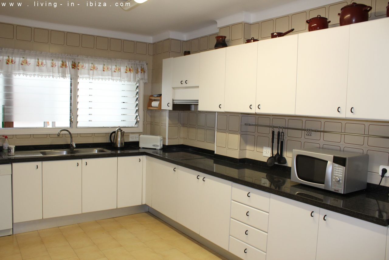 Saisonvermietung - Grosszügige Wohnung mit Meersicht an Promenade Santa Eulalia del Rio Ibiza zur Miete, 4 SZ, Meeressicht