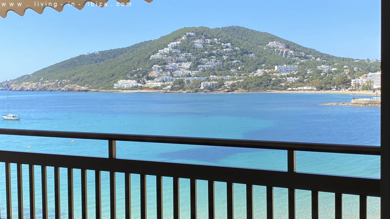 Saisonvermietung - Grosszügige Wohnung mit Meersicht an Promenade Santa Eulalia del Rio Ibiza zur Miete, 4 SZ, Meeressicht
