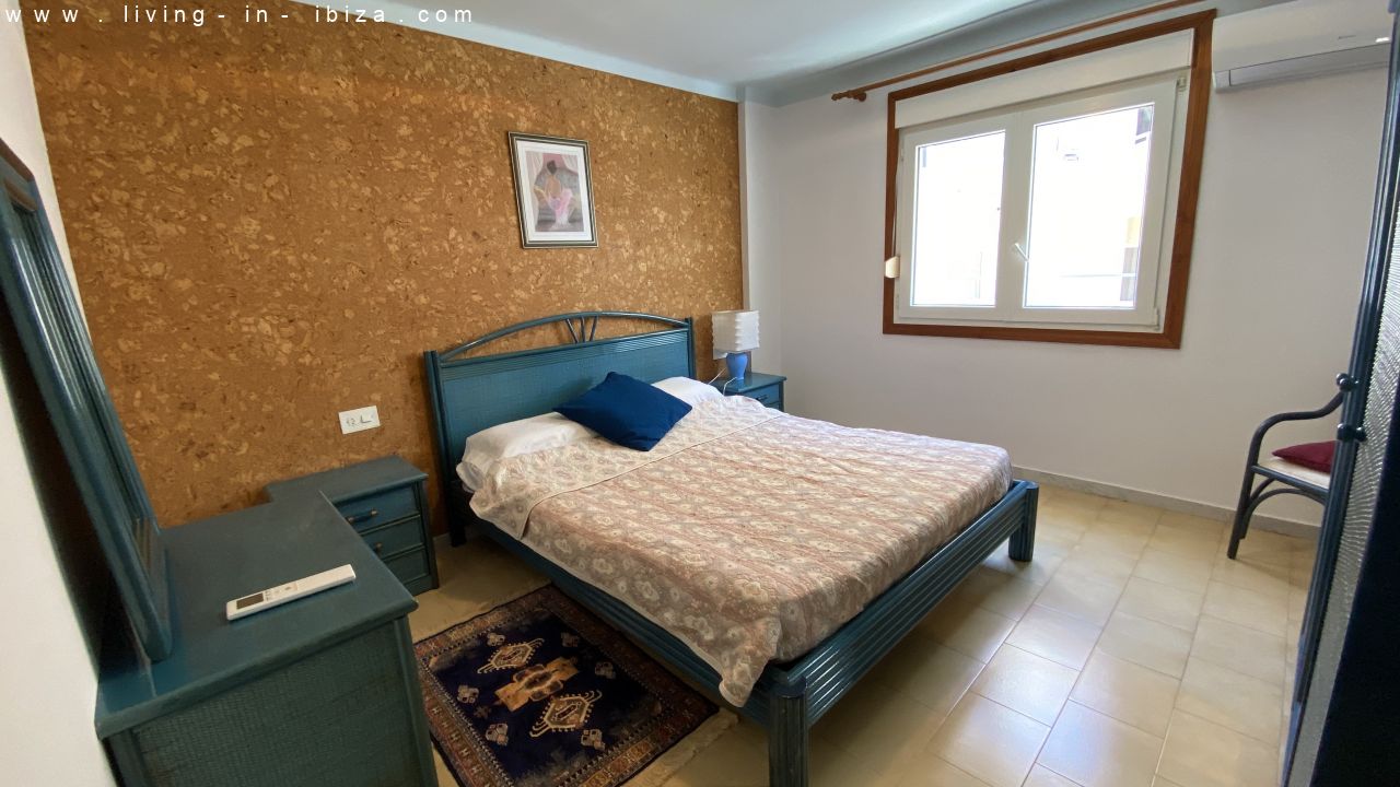 Saisonvermietung - Grosszügige Wohnung mit Meersicht an Promenade Santa Eulalia del Rio Ibiza zur Miete, 4 SZ, Meeressicht