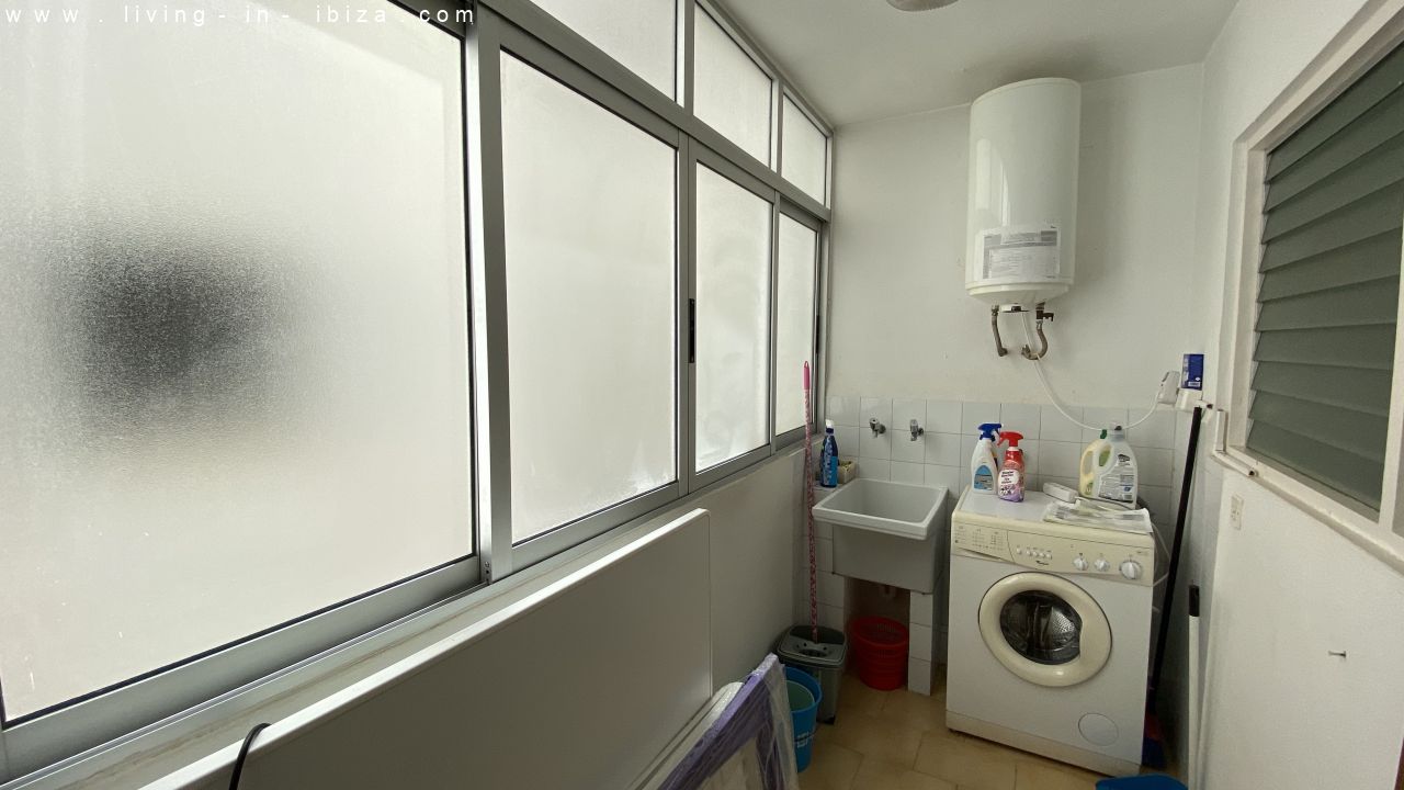 Saisonvermietung - Grosszügige Wohnung mit Meersicht an Promenade Santa Eulalia del Rio Ibiza zur Miete, 4 SZ, Meeressicht