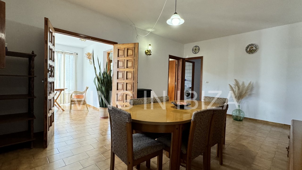 Einzigartiges Haus mit Charme zu vermieten in der Gegend von Cala San Vicente, Ibiza. An einem magischen Ort, der Ruhe ausstrahlt.