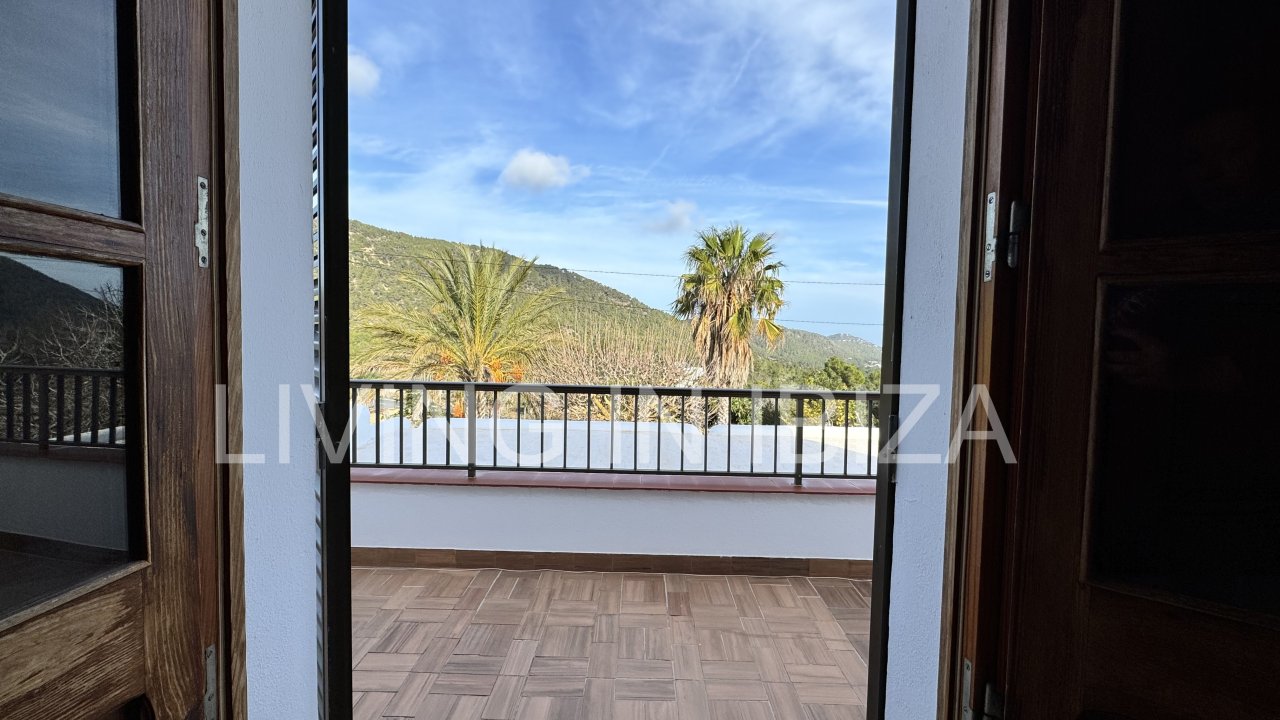 Einzigartiges Haus mit Charme zu vermieten in der Gegend von Cala San Vicente, Ibiza. An einem magischen Ort, der Ruhe ausstrahlt.