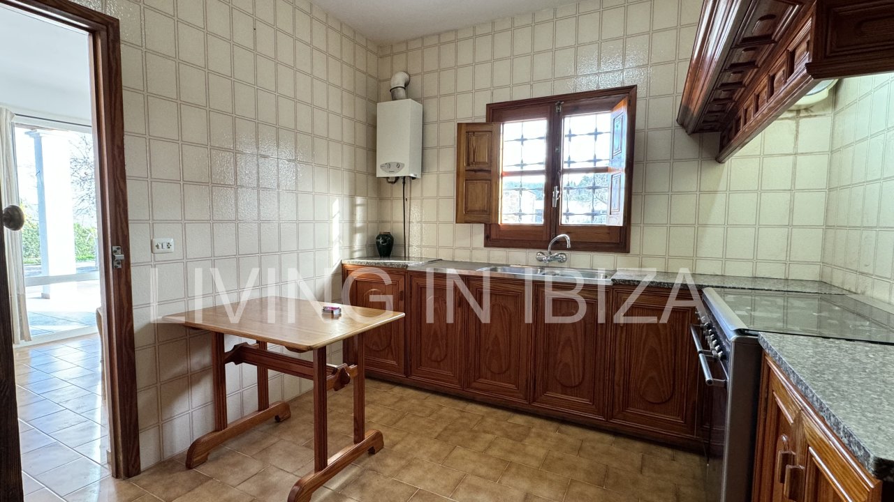 Einzigartiges Haus mit Charme zu vermieten in der Gegend von Cala San Vicente, Ibiza. An einem magischen Ort, der Ruhe ausstrahlt.
