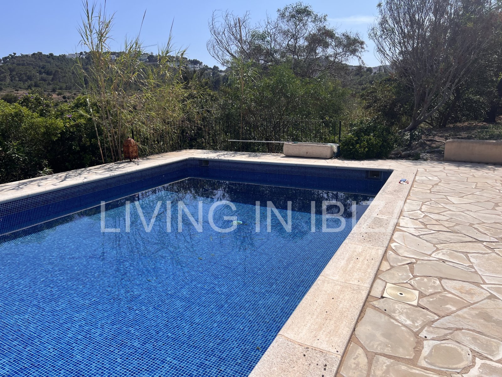 Typische Ibizenkische Finca in 2 Etagen mit Pool und ohne nahe Nachbarn zur langfristigen Vermietung in Santa Eulalia del Rio, Ibiza