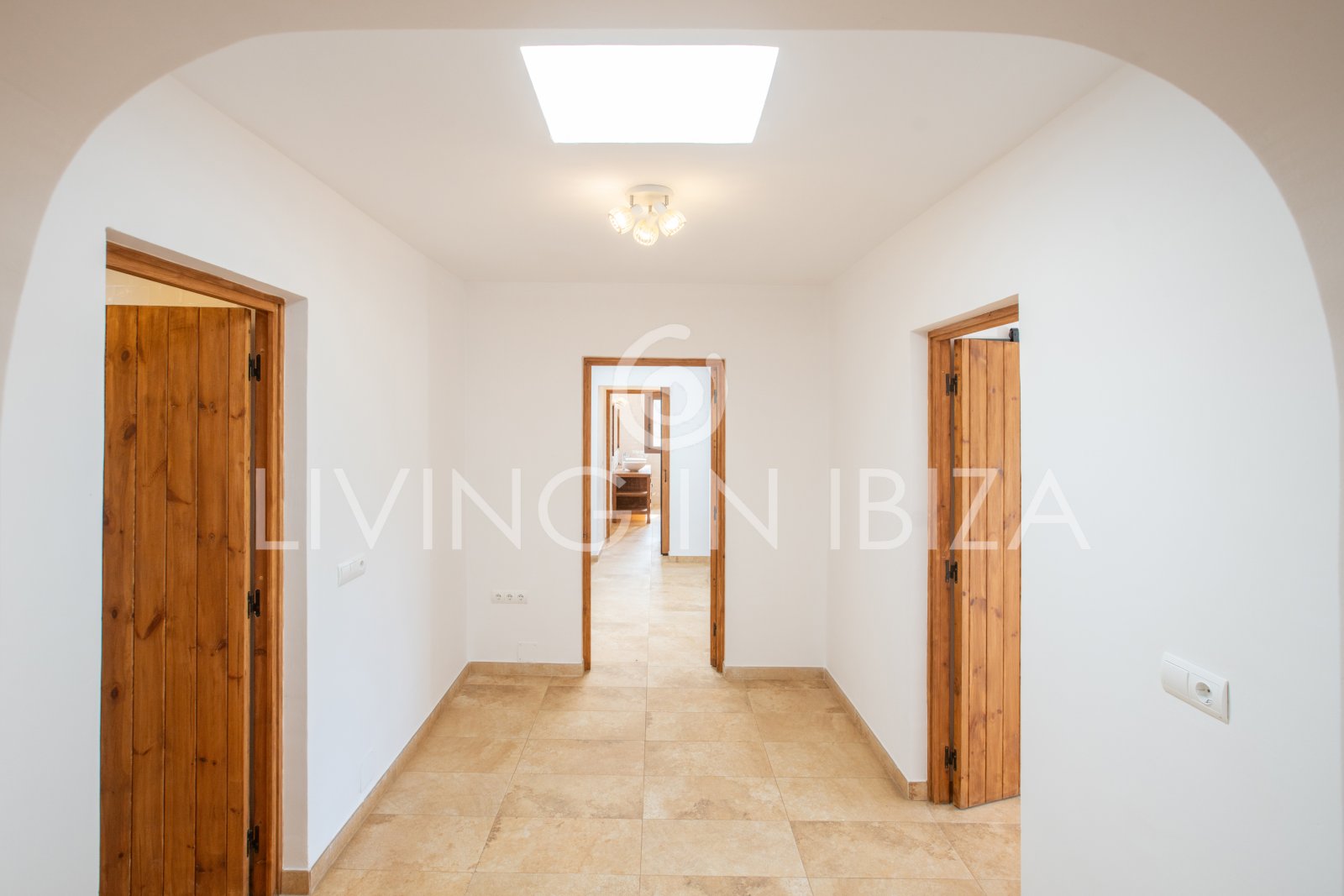 Santa Gertrudis, San Lorenzo Jahresmiete, Komfortable Villa, komplett renoviert mit Pool in ruhige Landlage auf Ibiza langfristig zu vermieten