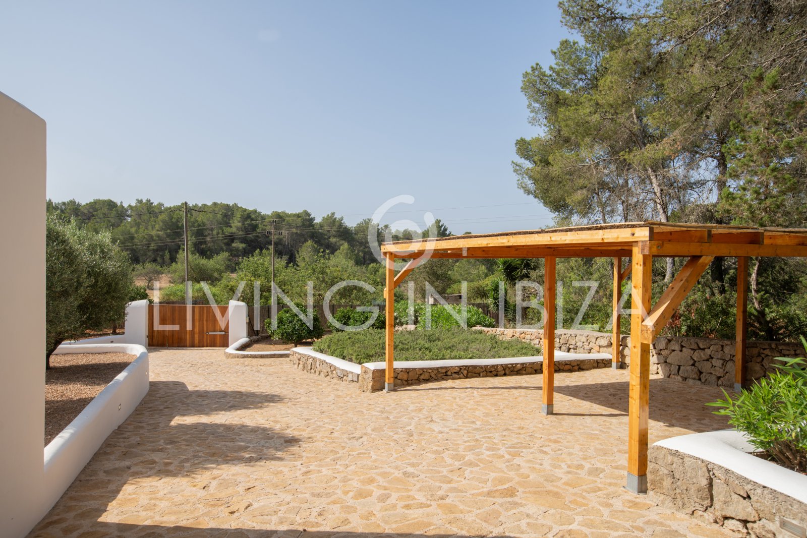 Santa Gertrudis, San Lorenzo Jahresmiete, Komfortable Villa, komplett renoviert mit Pool in ruhige Landlage auf Ibiza langfristig zu vermieten