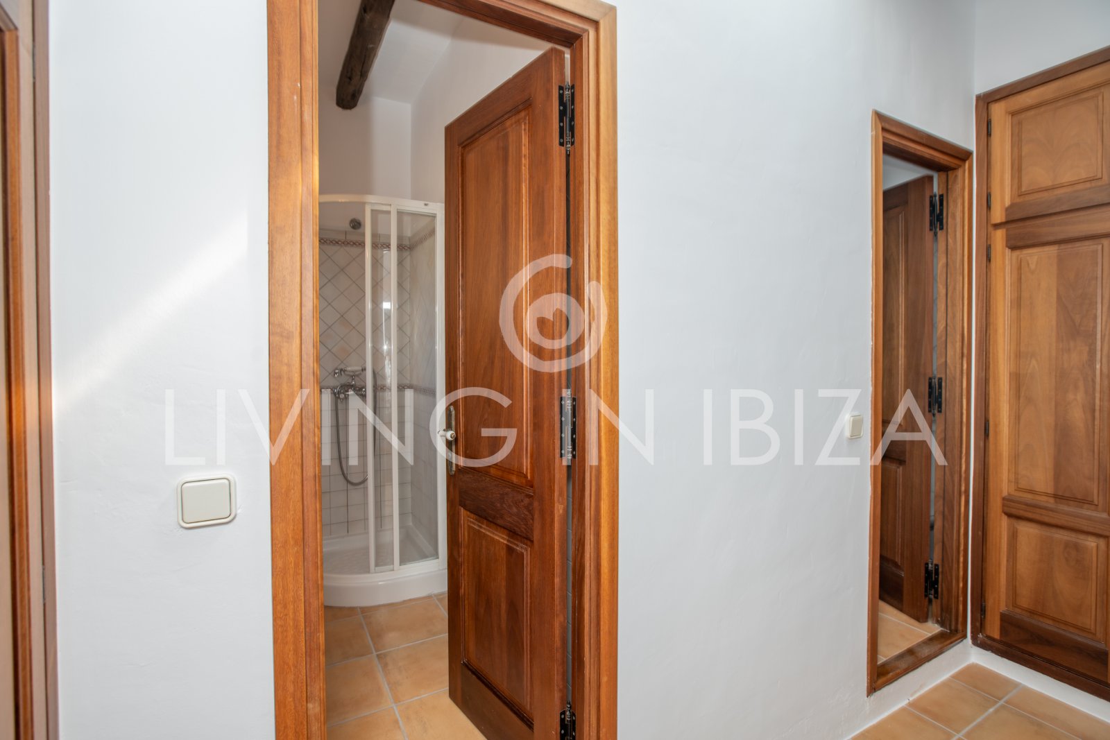 Typische Ibizenkische Finca in 2 Etagen mit Pool und ohne nahe Nachbarn zur langfristigen Vermietung in Santa Eulalia del Rio, Ibiza