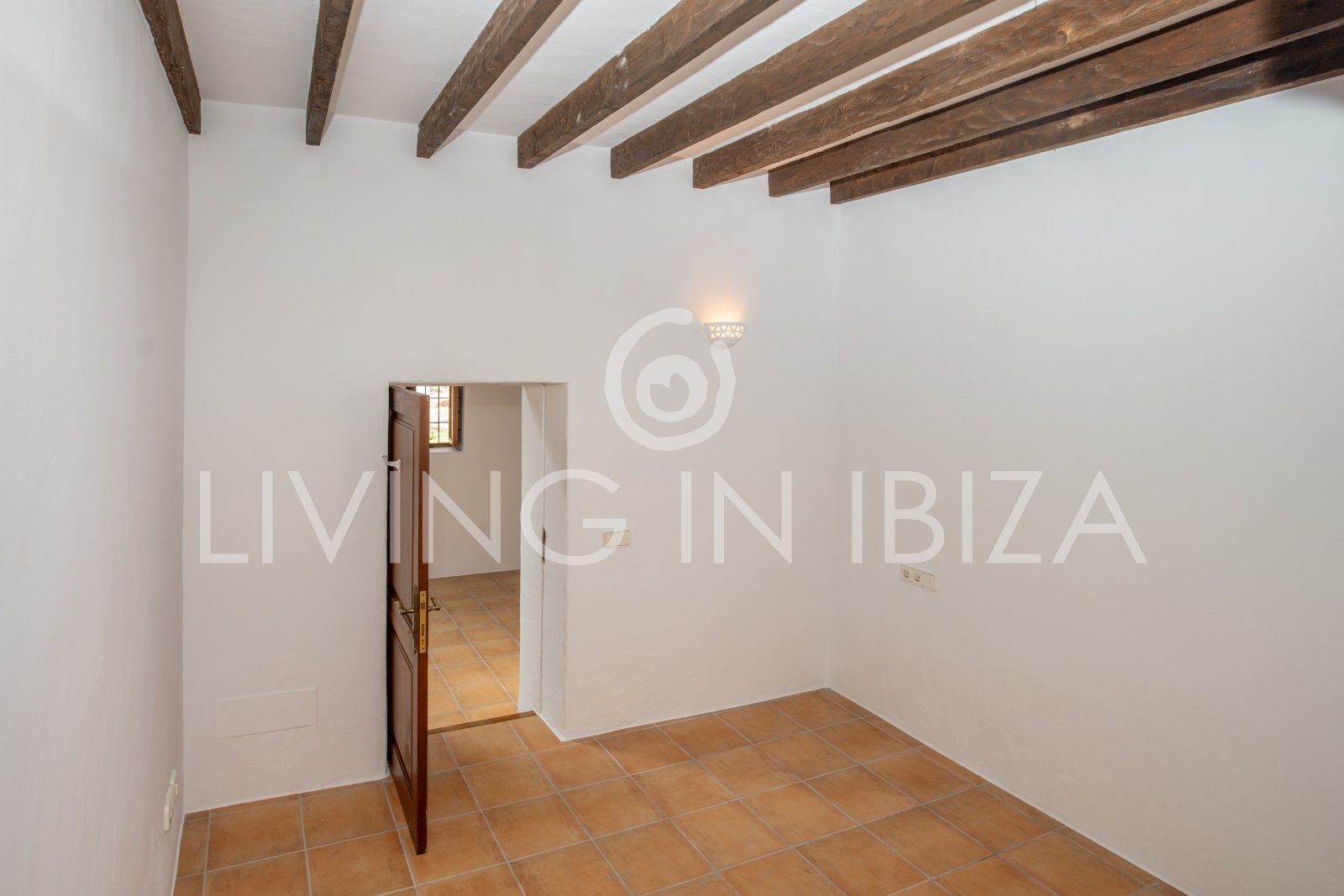 Typische Ibizenkische Finca in 2 Etagen mit Pool und ohne nahe Nachbarn zur langfristigen Vermietung in Santa Eulalia del Rio, Ibiza