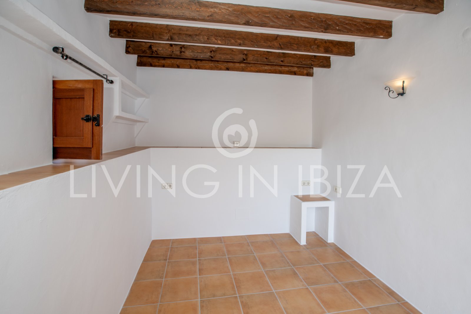 Typische Ibizenkische Finca in 2 Etagen mit Pool und ohne nahe Nachbarn zur langfristigen Vermietung in Santa Eulalia del Rio, Ibiza