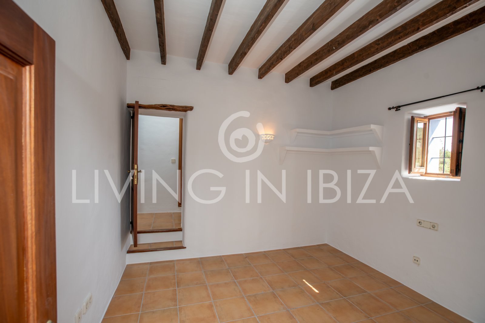 Typische Ibizenkische Finca in 2 Etagen mit Pool und ohne nahe Nachbarn zur langfristigen Vermietung in Santa Eulalia del Rio, Ibiza