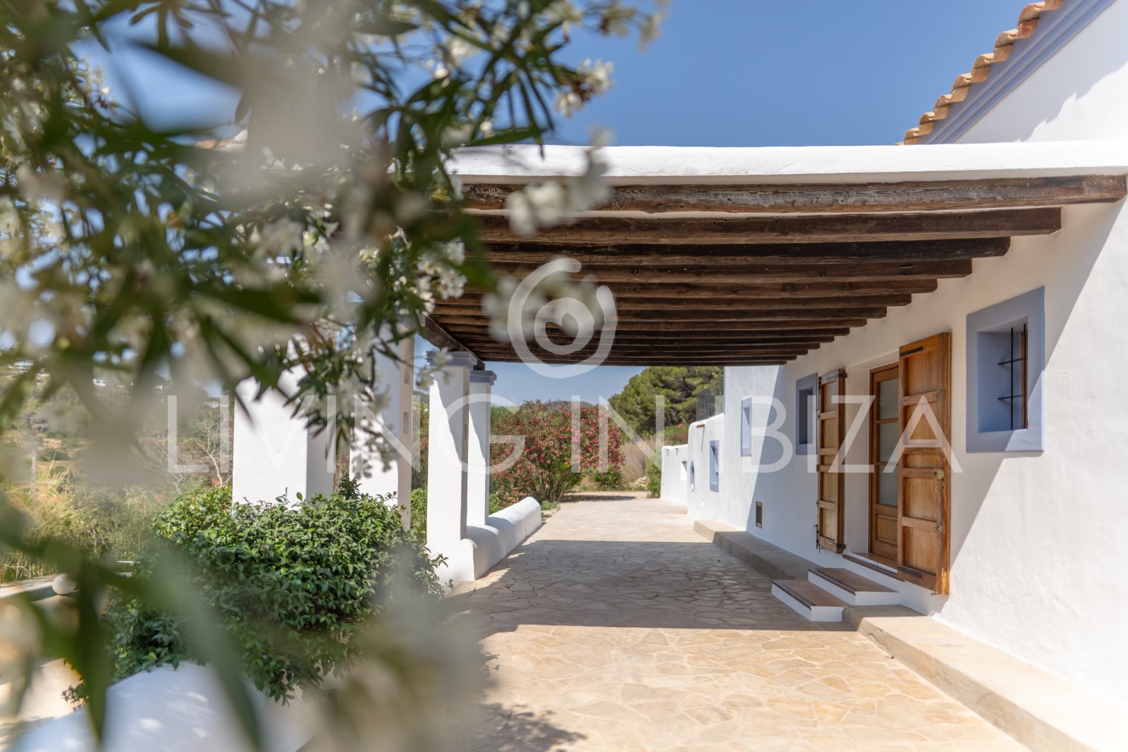 Typische Ibizenkische Finca in 2 Etagen mit Pool und ohne nahe Nachbarn zur langfristigen Vermietung in Santa Eulalia del Rio, Ibiza