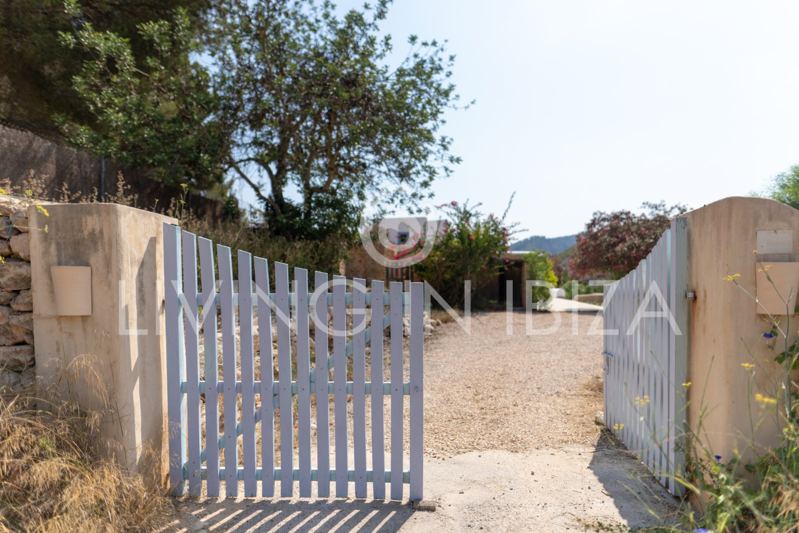 Typische Ibizenkische Finca in 2 Etagen mit Pool und ohne nahe Nachbarn zur langfristigen Vermietung in Santa Eulalia del Rio, Ibiza