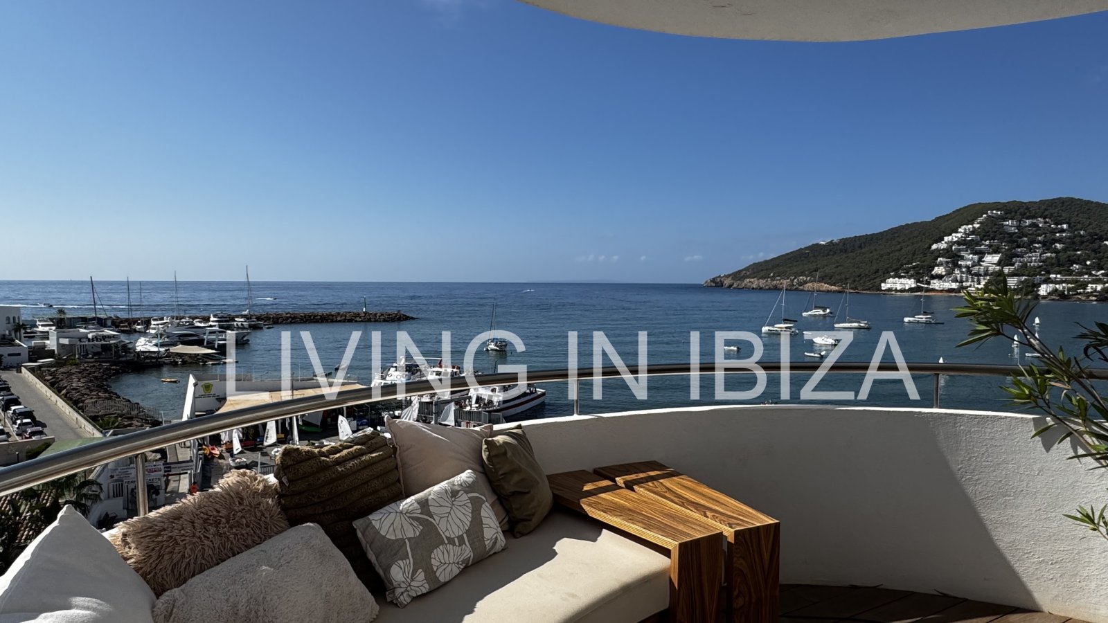 Exklusive Luxuswohnung in erster Meereslinie zur Miete an Promenade, Yachthafen – Santa Eulalia del Río, Ibiza zu vermieten
