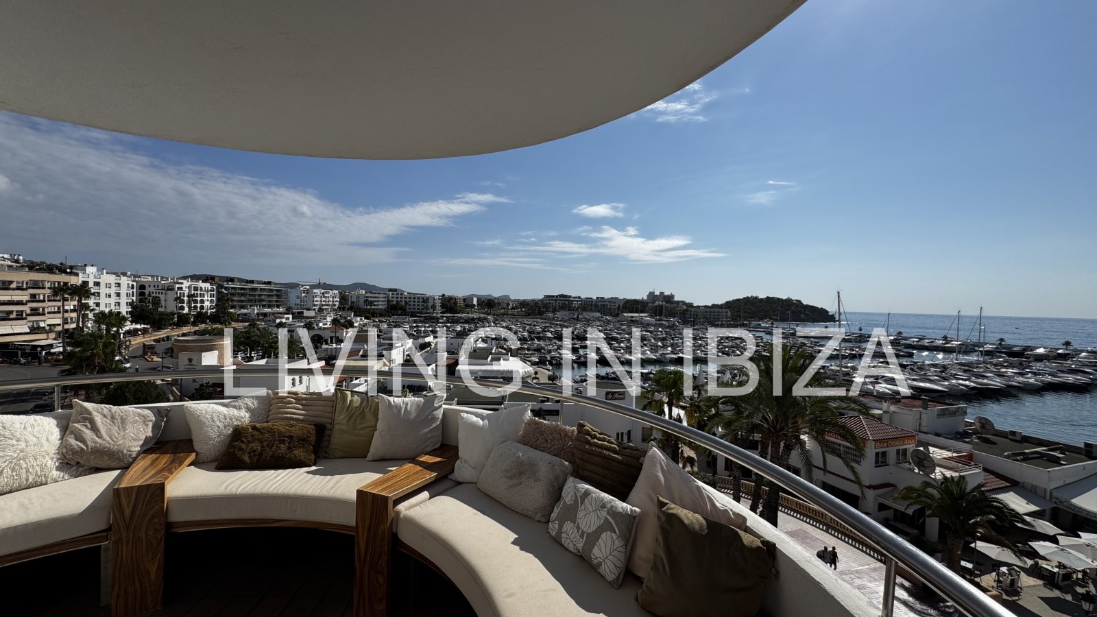 Exklusive Luxuswohnung in erster Meereslinie zur Miete an Promenade, Yachthafen – Santa Eulalia del Río, Ibiza zu vermieten