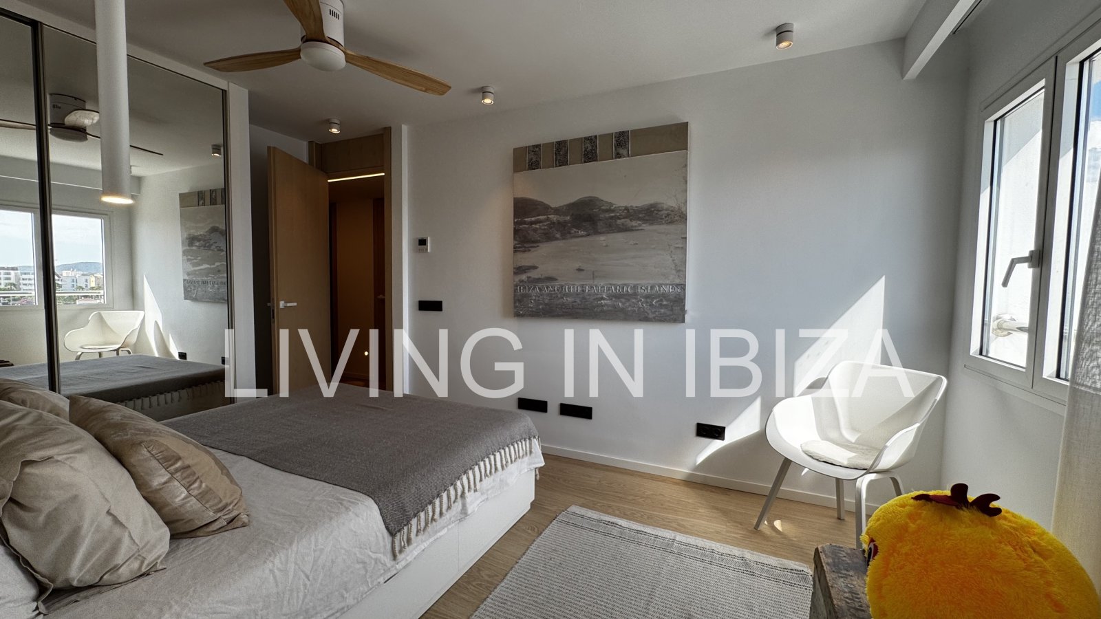 Exklusive Luxuswohnung in erster Meereslinie zur Miete an Promenade, Yachthafen – Santa Eulalia del Río, Ibiza zu vermieten