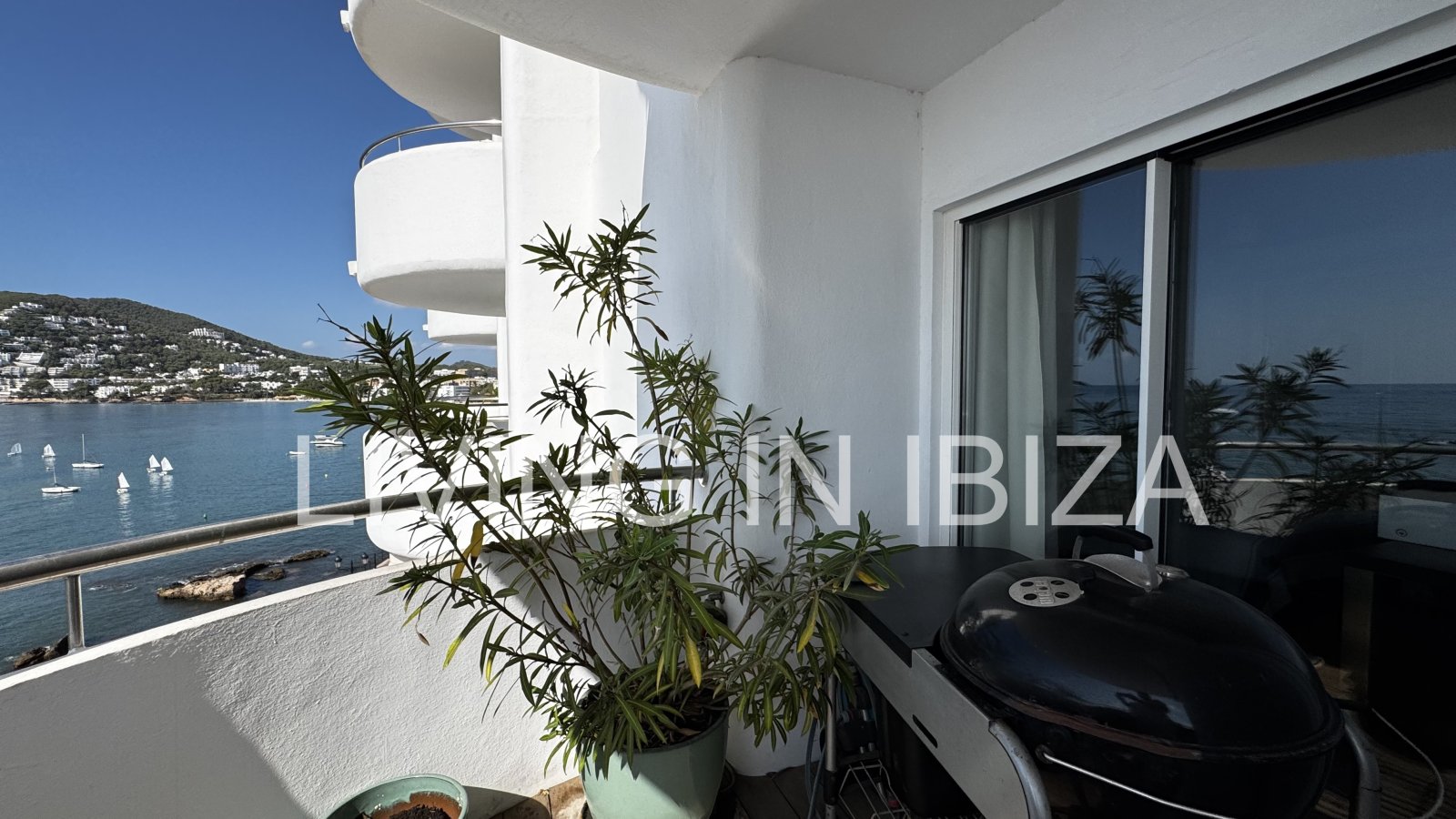 Exklusive Luxuswohnung in erster Meereslinie zur Miete an Promenade, Yachthafen – Santa Eulalia del Río, Ibiza zu vermieten