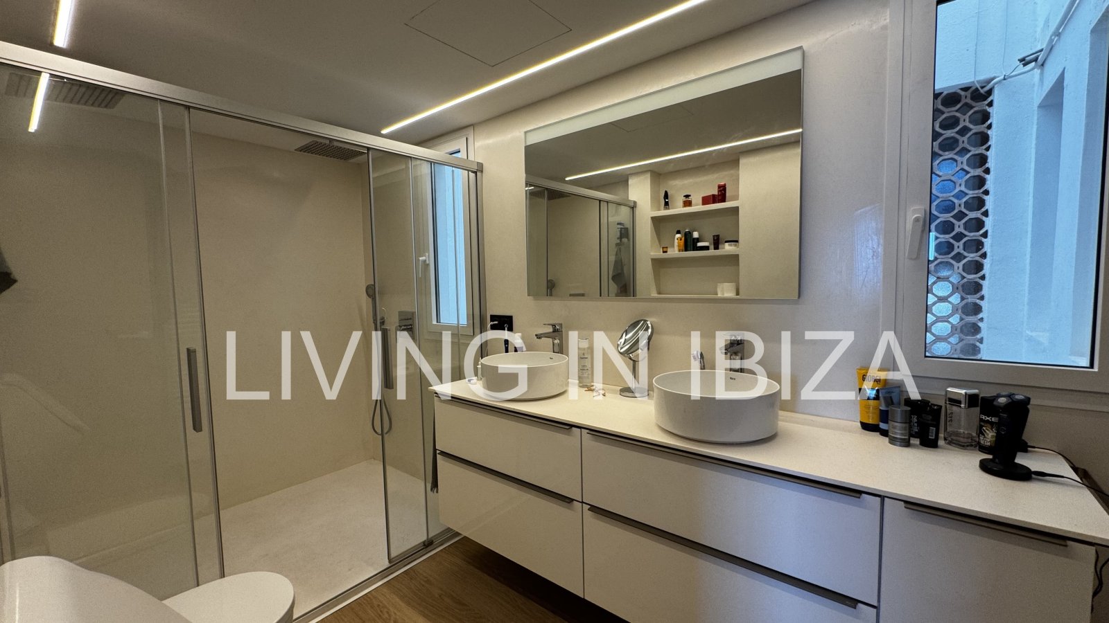 Exklusive Luxuswohnung in erster Meereslinie zur Miete an Promenade, Yachthafen – Santa Eulalia del Río, Ibiza zu vermieten