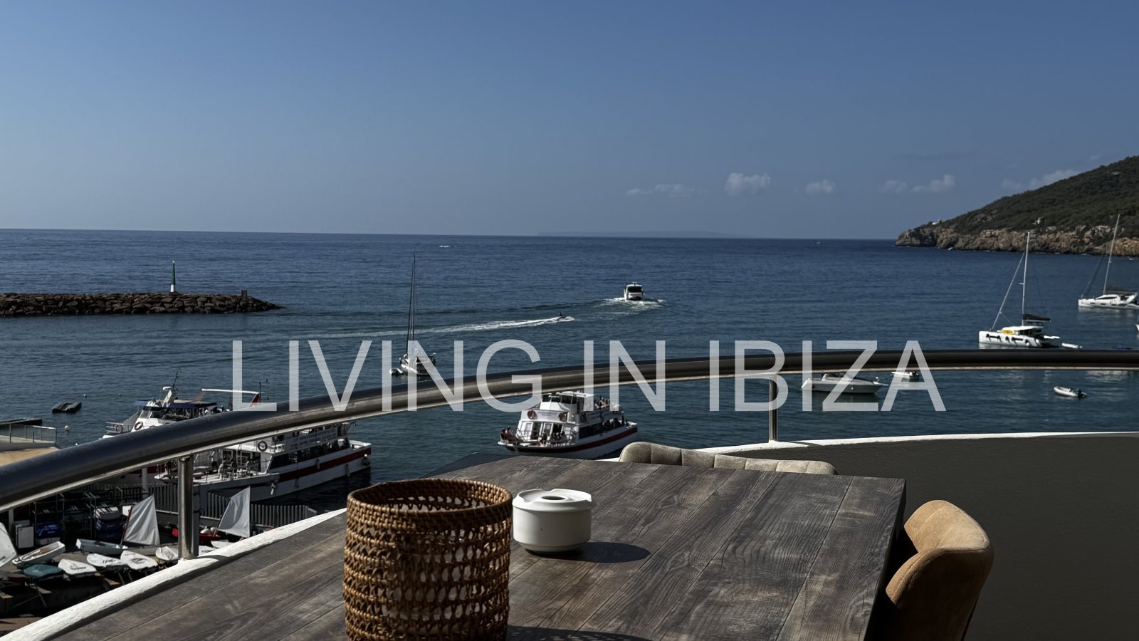 Exklusive Luxuswohnung in erster Meereslinie zur Miete an Promenade, Yachthafen – Santa Eulalia del Río, Ibiza zu vermieten