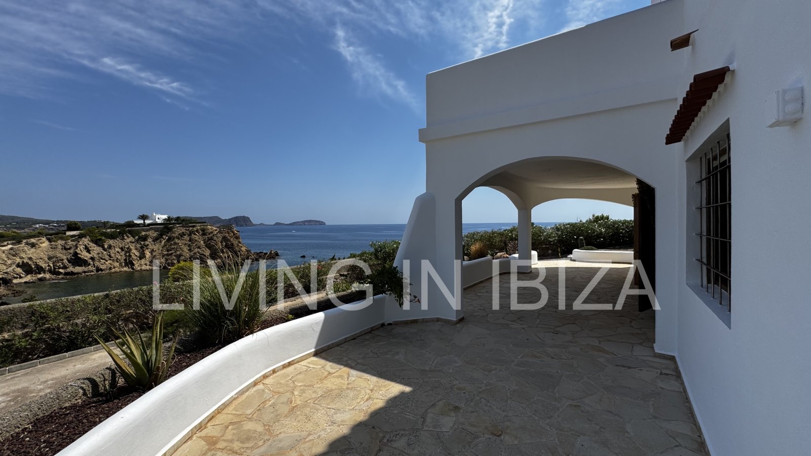 JÄHRLICHE / LANGFRISTIGE VERMIETUNG. MINDESTENS EIN JAHR. FINCA payesa komplett renoviert in San Juan, Ibiza. Pool, Idylle, Feld