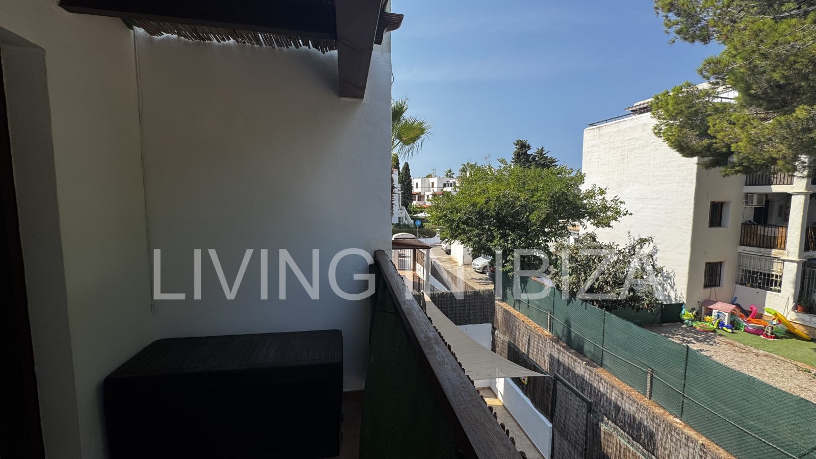 Kurzfristiger Mietvertrag: von 5 bis 10 Monaten: schönes Penthouse in Sargamassa, Santa Eulalia del Río -Ibiza-. Nähe Strand Cala Pada.