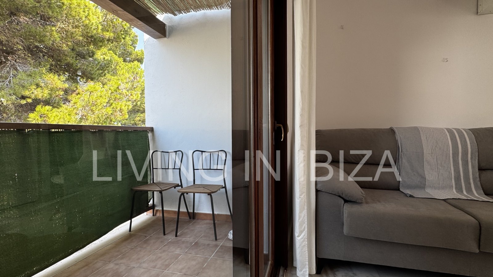 Kurzfristiger Mietvertrag: von 5 bis 10 Monaten: schönes Penthouse in Sargamassa, Santa Eulalia del Río -Ibiza-. Nähe Strand Cala Pada.