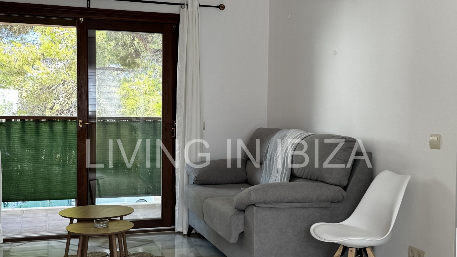 Kurzfristiger Mietvertrag: von 5 bis 10 Monaten: schönes Penthouse in Sargamassa, Santa Eulalia del Río -Ibiza-. Nähe Strand Cala Pada.