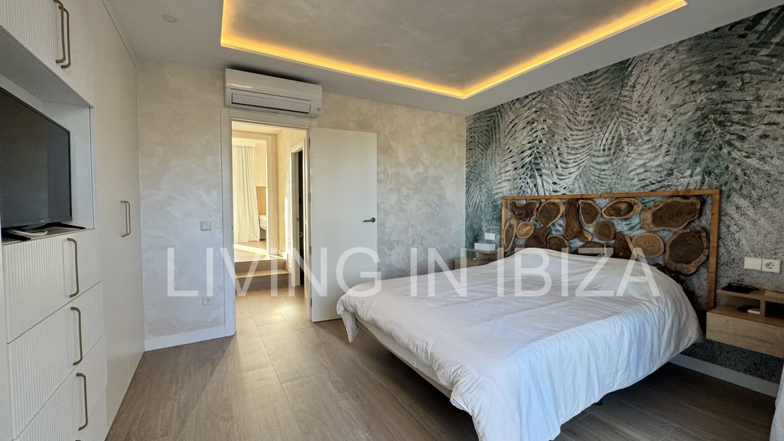 Zu verkaufen. Einmalige Gelegenheit auf Ibiza! Modernes und helles Reihenhaus in einer exklusiven und ruhigen Wohnanlage in Siesta (Sta Eulalia) Ibiza