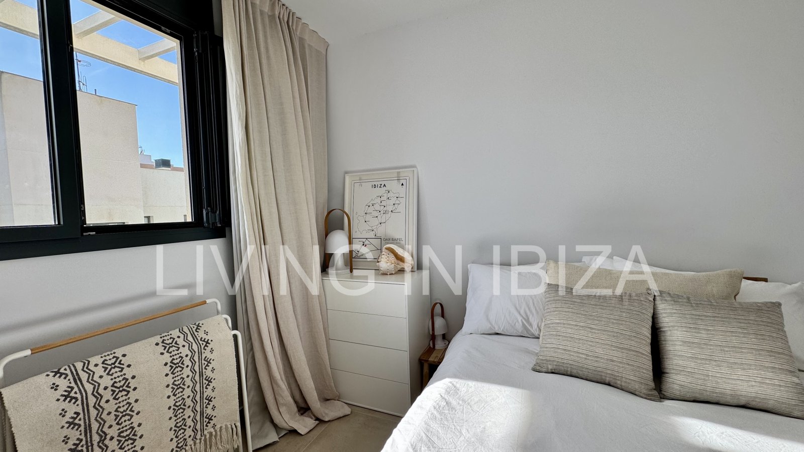 FORMENTERA VIEWS – Exklusives Design-Penthouse mit Meerblick in Ibiza, in einer luxuriösen Wohnanlage in der Stadt Santa Eulalia del Rio