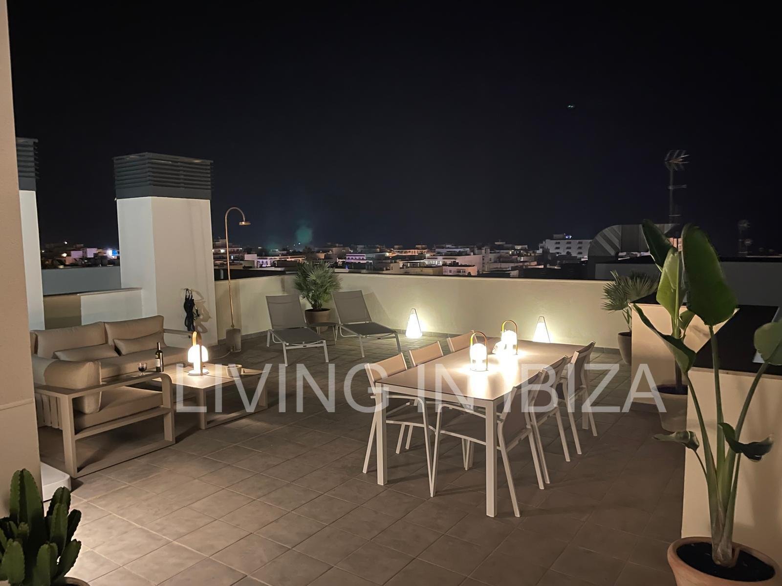 FORMENTERA VIEWS – Exklusives Design-Penthouse mit Meerblick in Ibiza, in einer luxuriösen Wohnanlage in der Stadt Santa Eulalia del Rio