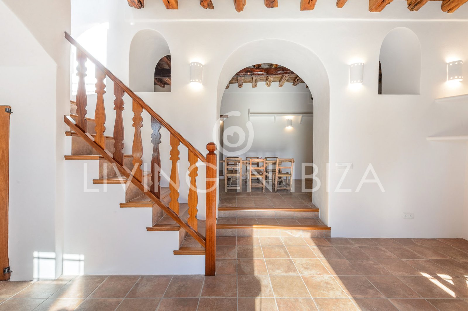 Langfristige Vermietung: Einzigartige ibizenkische Finca, vollständig renoviert, unmöbliert, mit beheizbarem Pool und Gästelounge in San Juan, Ibiza