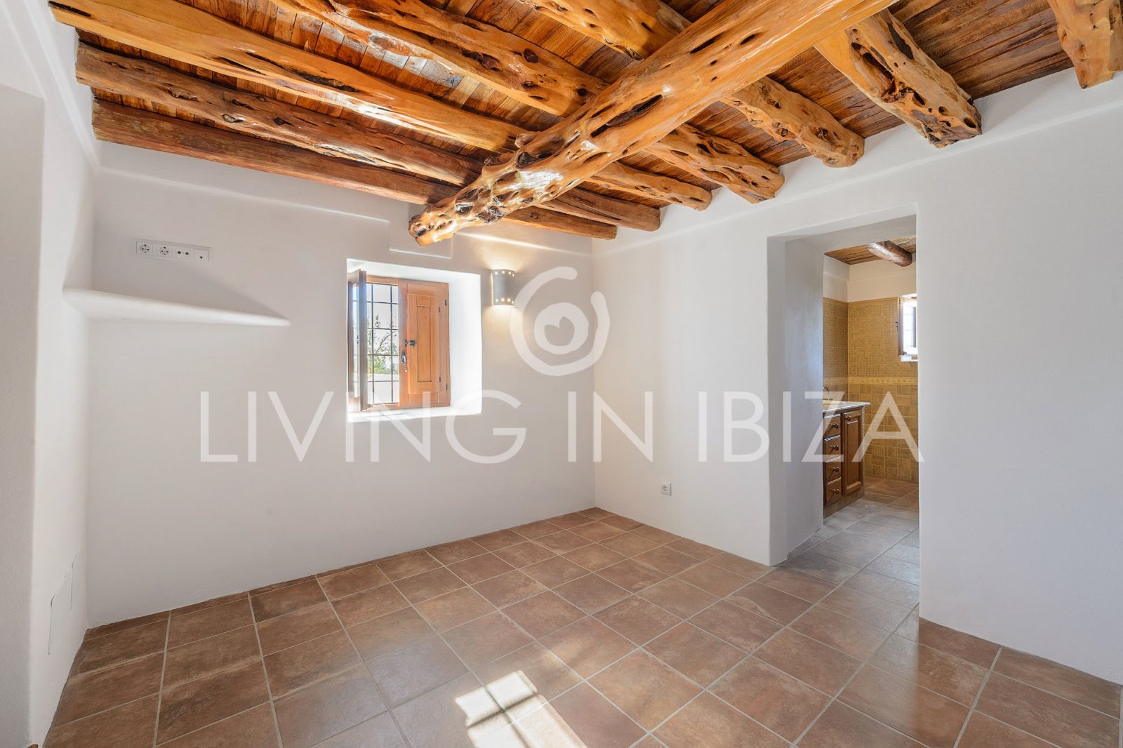 Langfristige Vermietung: Einzigartige ibizenkische Finca, vollständig renoviert, unmöbliert, mit beheizbarem Pool und Gästelounge in San Juan, Ibiza