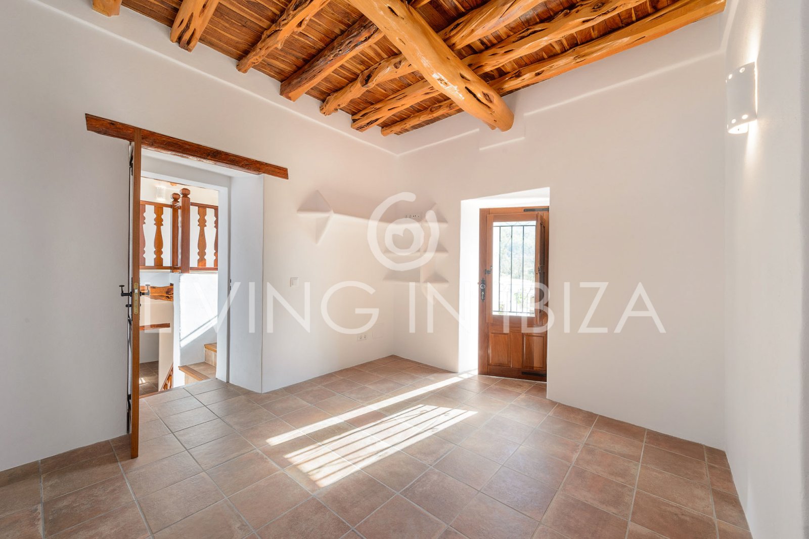 Langfristige Vermietung: Einzigartige ibizenkische Finca, vollständig renoviert, unmöbliert, mit beheizbarem Pool und Gästelounge in San Juan, Ibiza