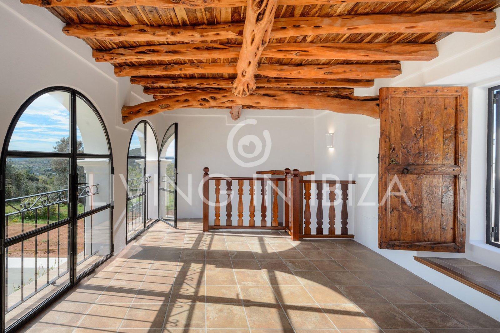 Langfristige Vermietung: Einzigartige ibizenkische Finca, vollständig renoviert, unmöbliert, mit beheizbarem Pool und Gästelounge in San Juan, Ibiza