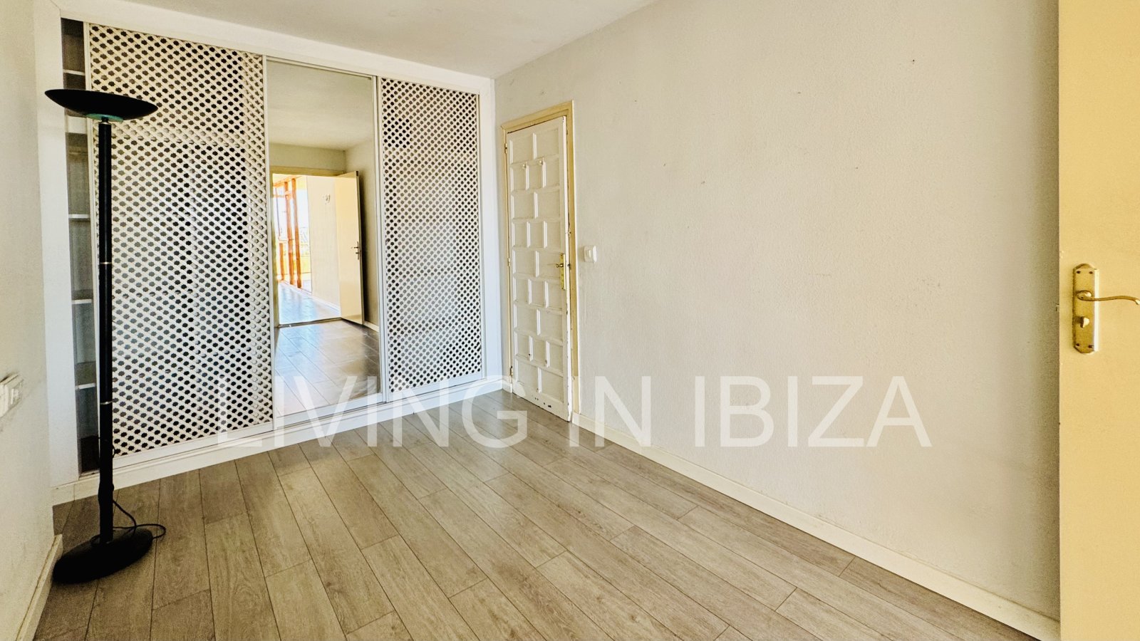 Wohnung zu verkaufen: 92 m² große Wohnung in der ruhigen und begehrten Gegend Siesta in Santa Eulalia del Río (Ibiza) zu verkaufen, nur wenige Gehminu