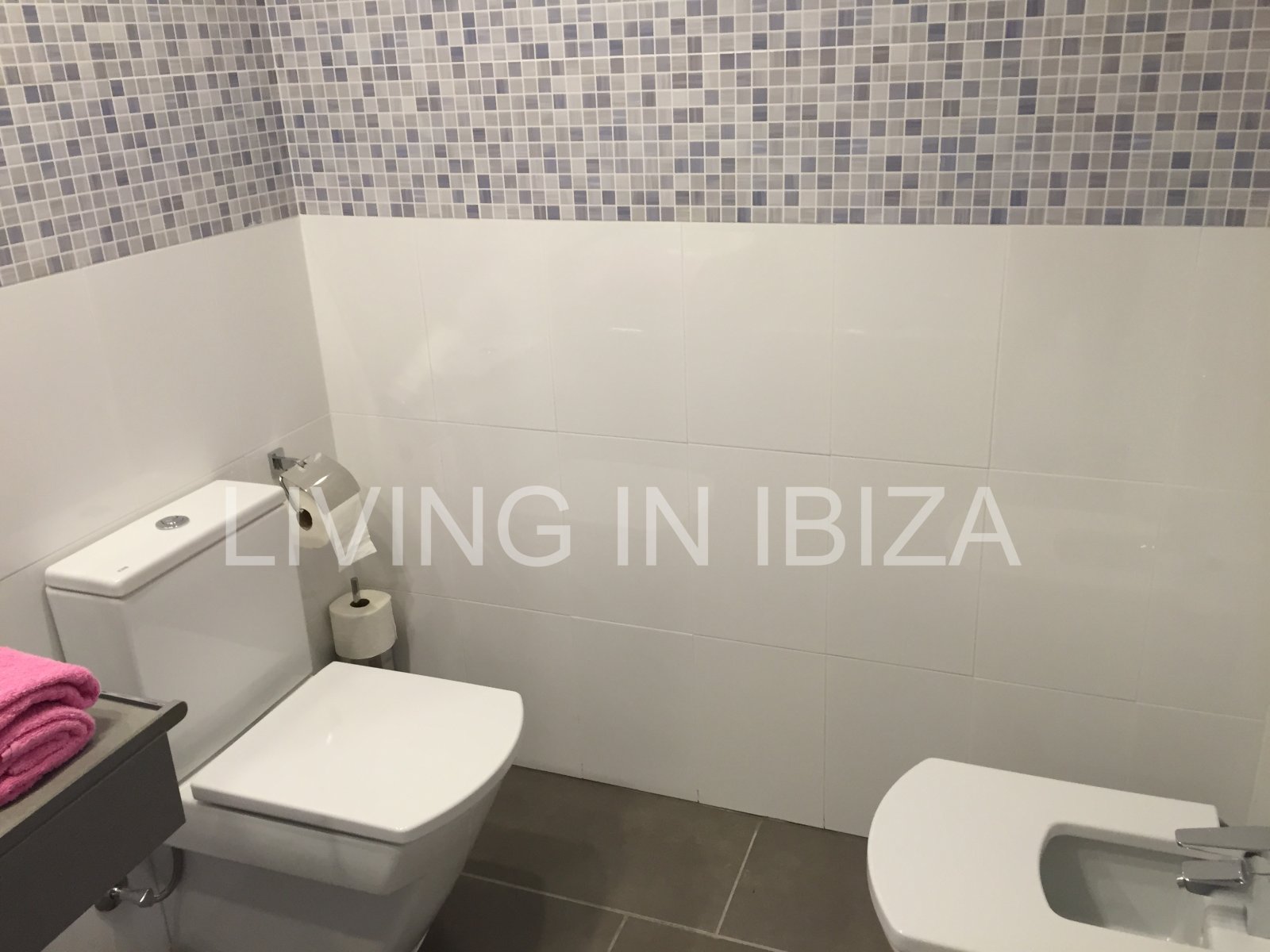 Langzeitmiete in San José, Ibiza – Elegante 2-Schlafzimmer-Wohnung mit Pool und Parkplatz