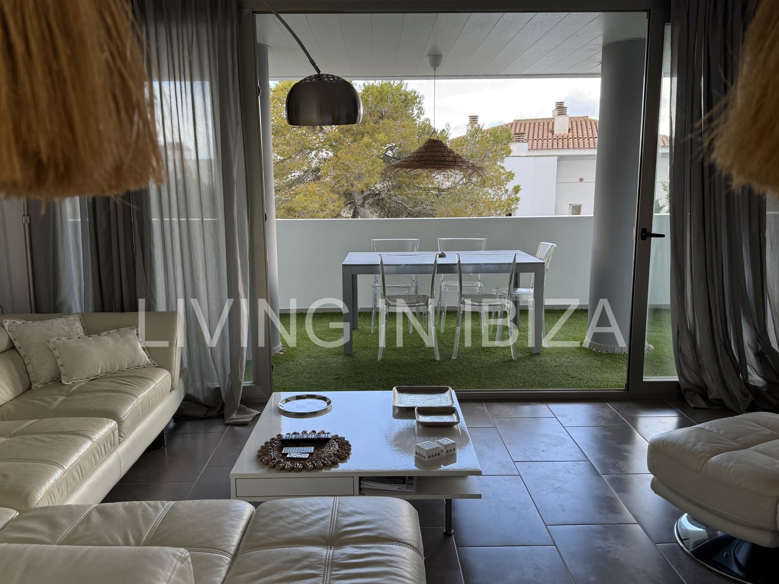 Langzeitmiete in San José, Ibiza – Elegante 2-Schlafzimmer-Wohnung mit Pool und Parkplatz