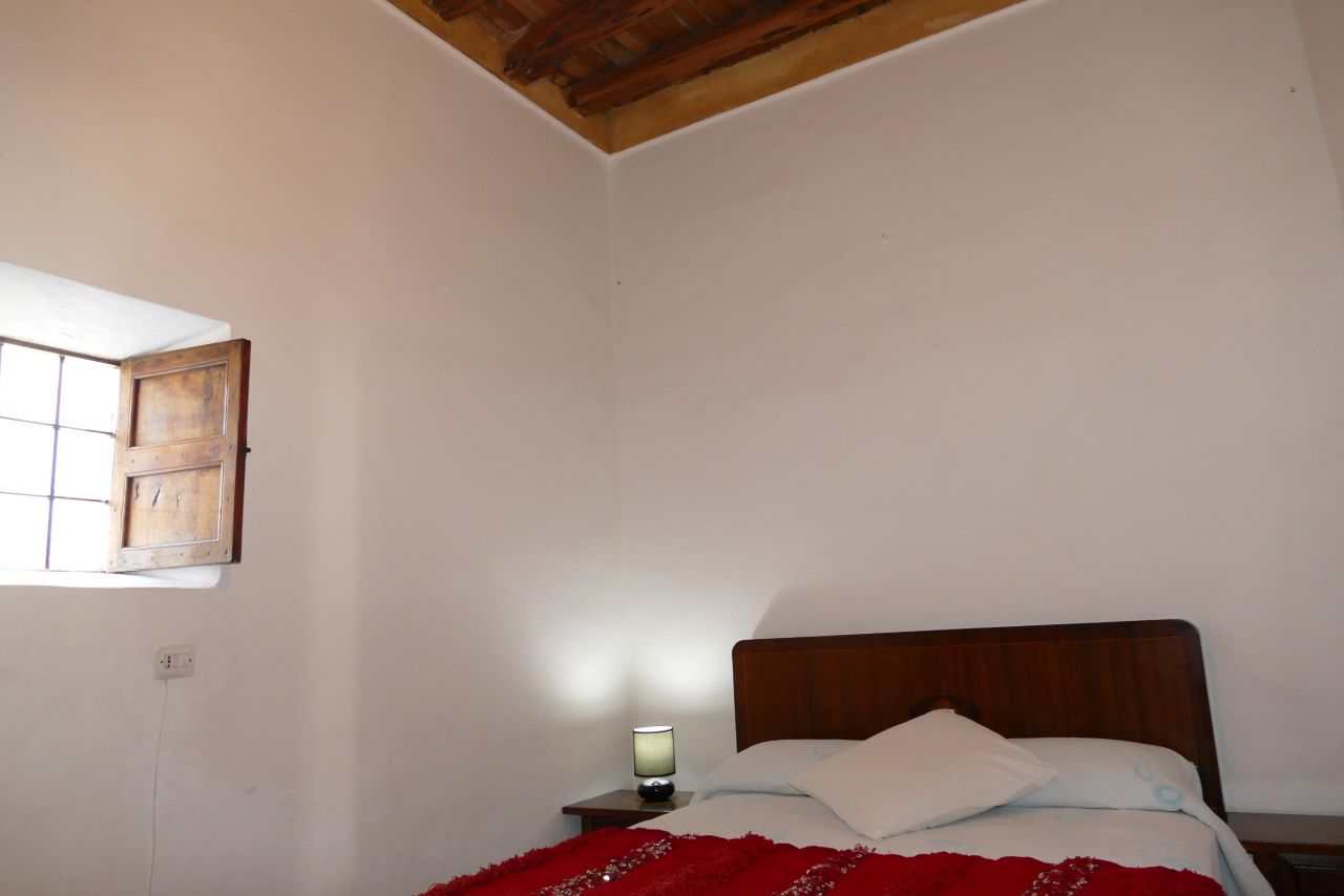 ANNUAL / LONG TERM RENTAL. MINIMUM ONE YEAR: Traditional, classic finca in San Vicente, Ibiza, located in the countryside, in an idyllic setting. 