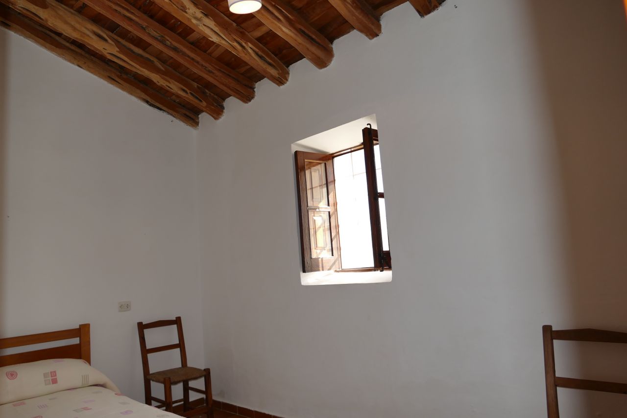 ANNUAL / LONG TERM RENTAL. MINIMUM ONE YEAR: Traditional, classic finca in San Vicente, Ibiza, located in the countryside, in an idyllic setting. 