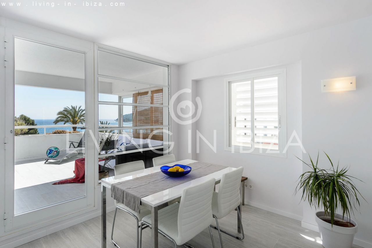 Seasonal RENTAL Attractive design apartment with parking space, in Santa Eulalia del Río, Ibiza, first sea line. Close to the beach. From the 1/10 -