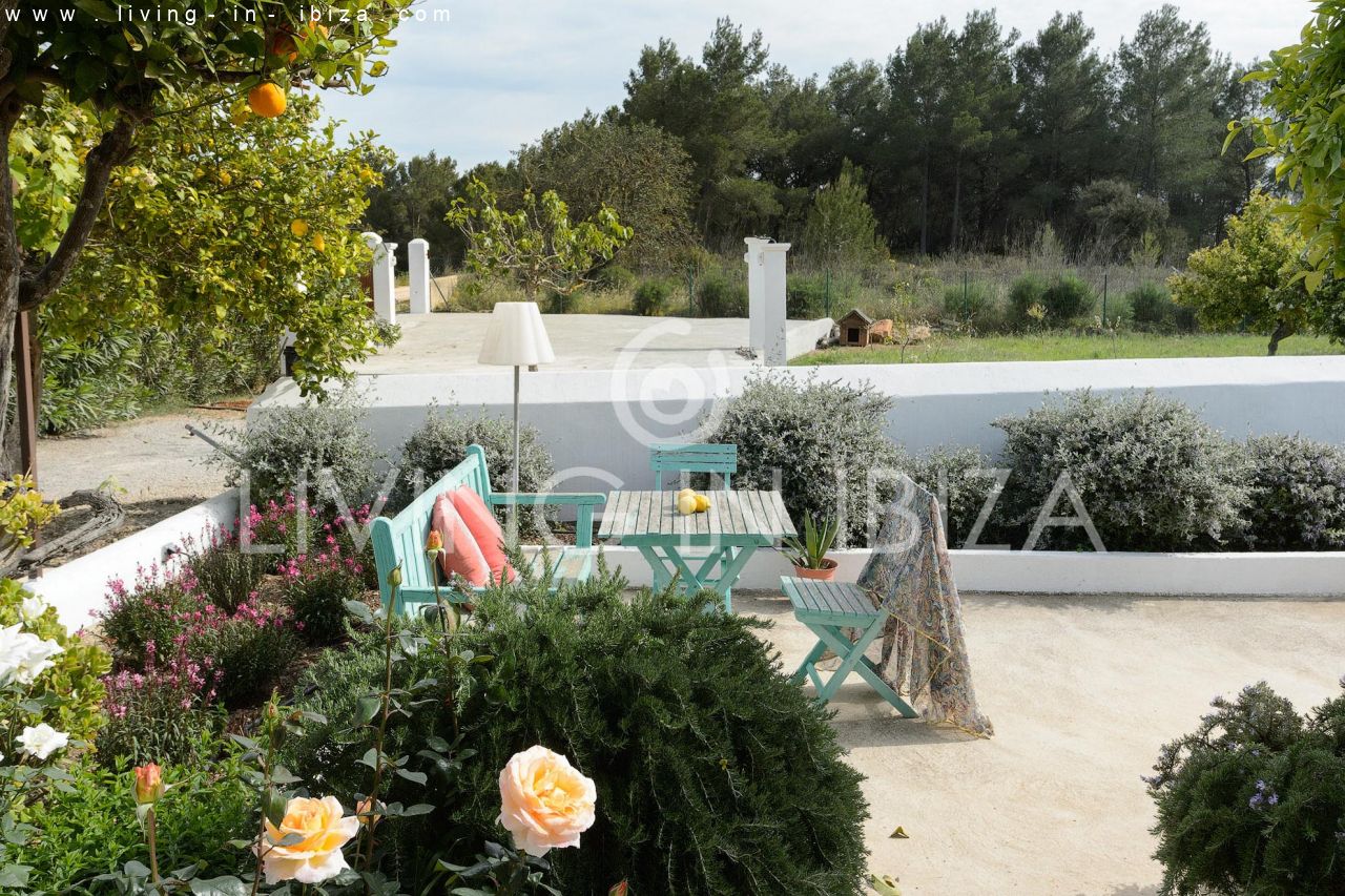 ANNUAL CONTRACT/ LONGTERM RENTAL. Ibizan house of 100 years, renovated, Santa Eulalia area. Ibiza.