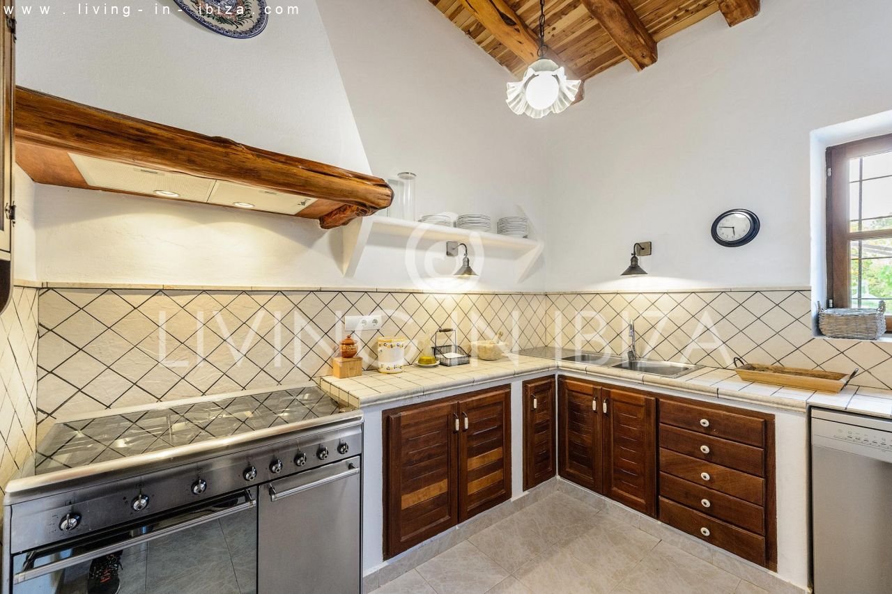 ANNUAL CONTRACT/ LONGTERM RENTAL. Ibizan house of 100 years, renovated, Santa Eulalia area. Ibiza.