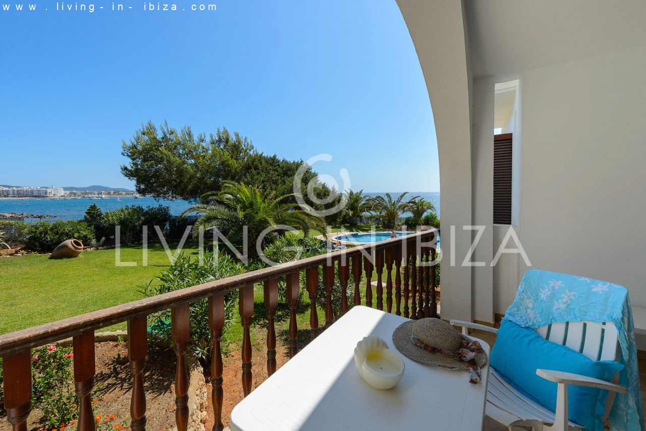IDEAL FOR TEACHER / FOR RENT: Charming apartment in Siesta, Santa Eulalia del Río, Ibiza. Excellent location