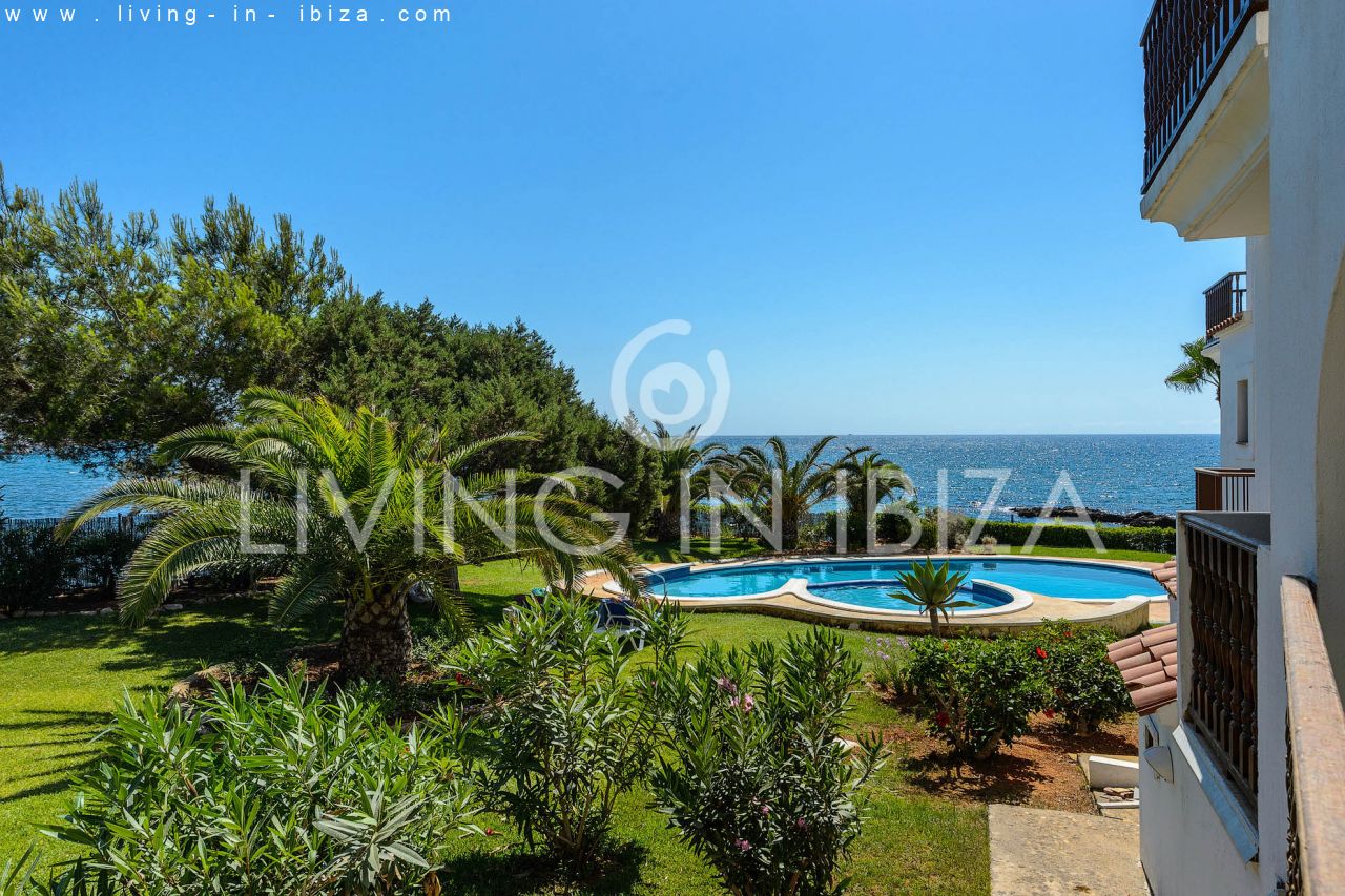 IDEAL FOR TEACHER / FOR RENT: Charming apartment in Siesta, Santa Eulalia del Río, Ibiza. Excellent location