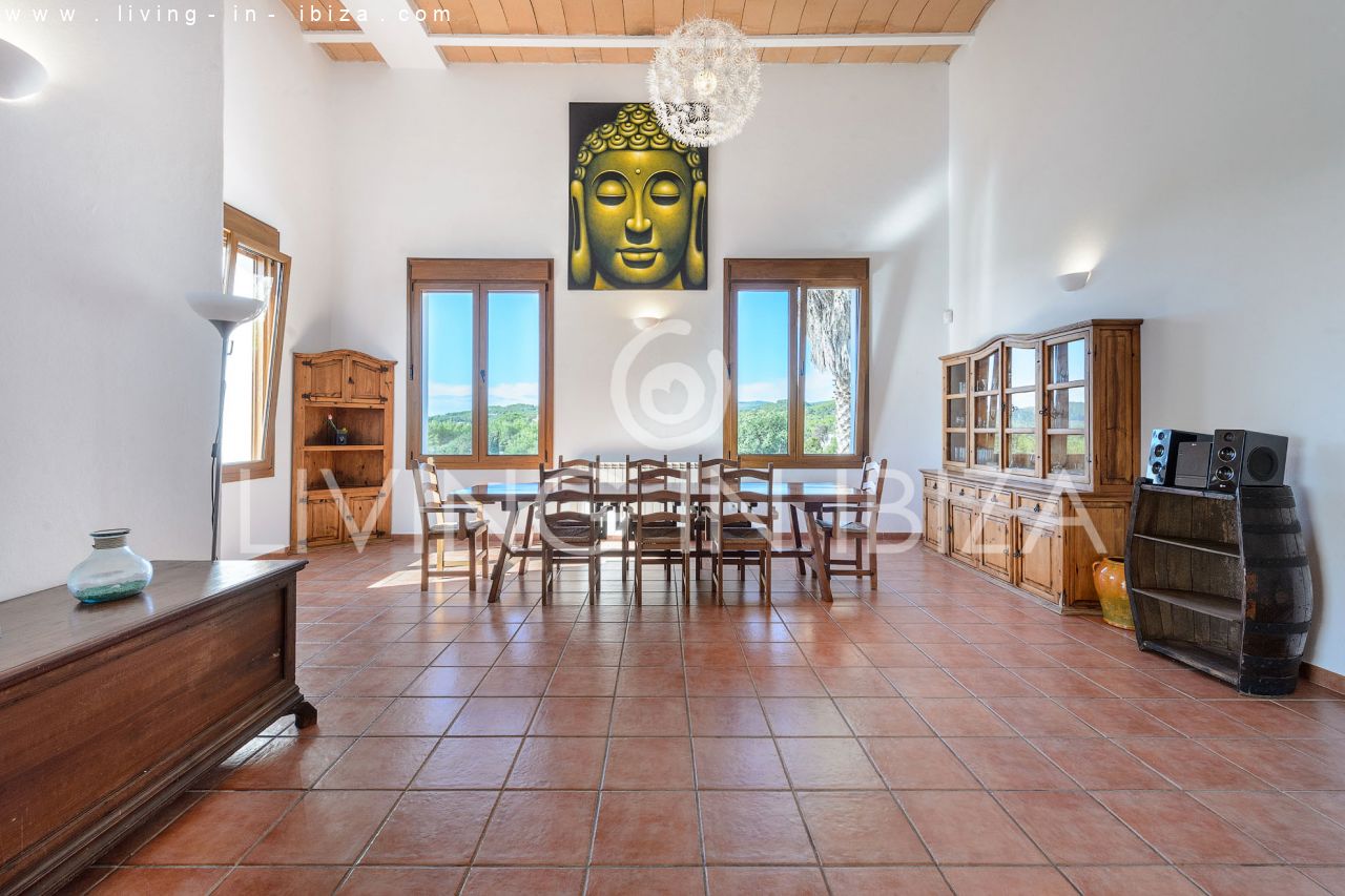  Attractive and spacious villa with Pool and sea views for seasonal rent in San Carlos, Santa Eulalia del Río, Ibiza, near Cala Nova, Cala Llenya 