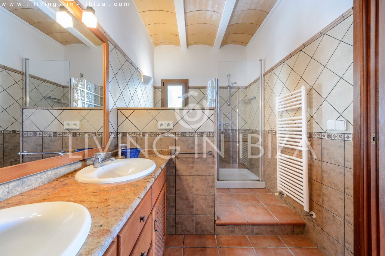  Attractive and spacious villa with Pool and sea views for seasonal rent in San Carlos, Santa Eulalia del Río, Ibiza, near Cala Nova, Cala Llenya 