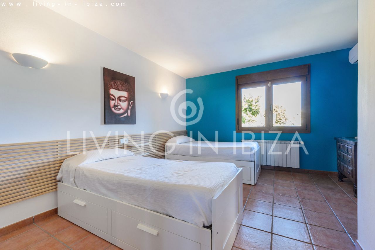  Attractive and spacious villa with Pool and sea views for seasonal rent in San Carlos, Santa Eulalia del Río, Ibiza, near Cala Nova, Cala Llenya 